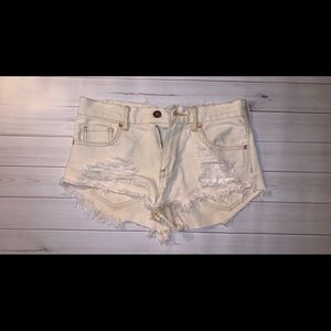 Bullhead Denim Co High rise shorts
